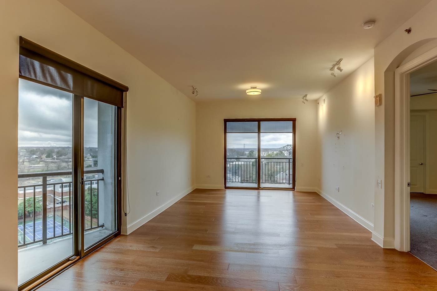 717 Riverside Drive, Unit 902 Memphis, TN 38103 - Photo 9 of 25 Gallery Image 9
