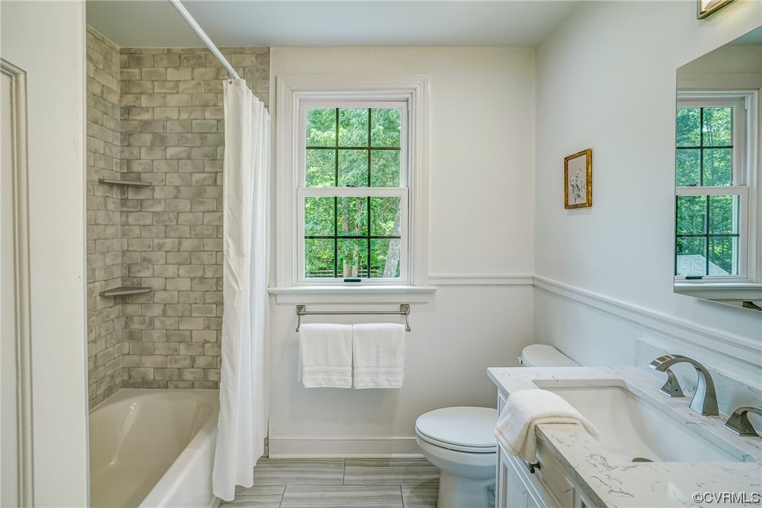 13611 Thorngate Road Midlothian, VA 23113 - Photo 38 of 49 a bathroom with a sink and a toilet