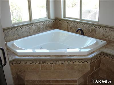 1045 West Panorama Road Tucson, AZ 85704 - Photo 7 of 11 Gallery Image 7