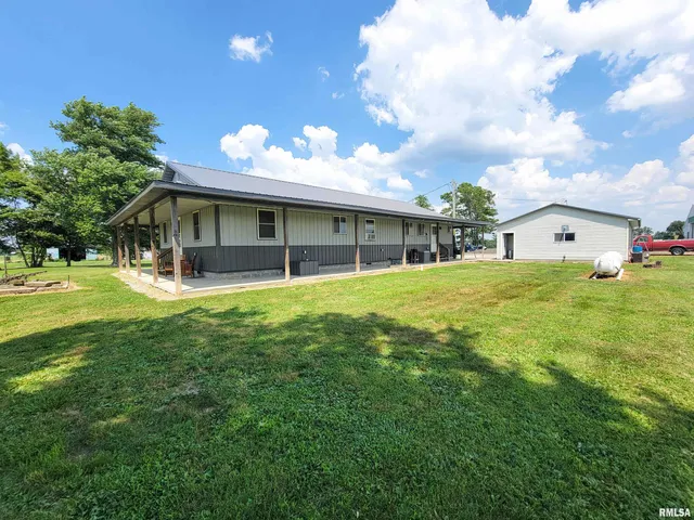 $349,900 | 232 Palm Lane, Louisville, IL 62858