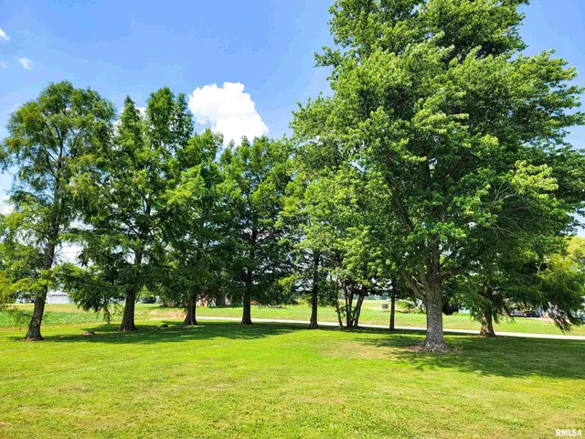 $349,900 | 232 Palm Lane, Louisville, IL 62858