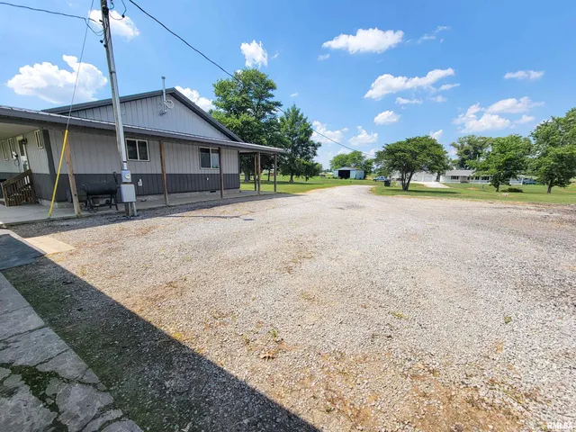 $349,900 | 232 Palm Lane, Louisville, IL 62858