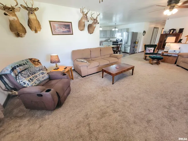 $349,900 | 232 Palm Lane, Louisville, IL 62858