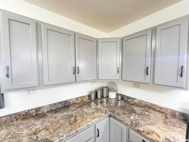 $349,900 | 232 Palm Lane, Louisville, IL 62858