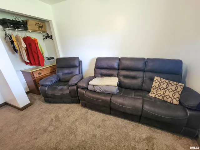 $349,900 | 232 Palm Lane, Louisville, IL 62858