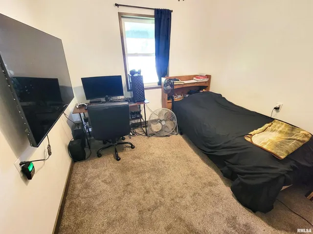 $349,900 | 232 Palm Lane, Louisville, IL 62858