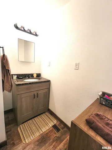 $349,900 | 232 Palm Lane, Louisville, IL 62858