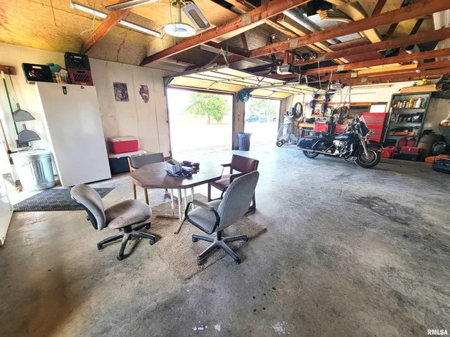 $349,900 | 232 Palm Lane, Louisville, IL 62858