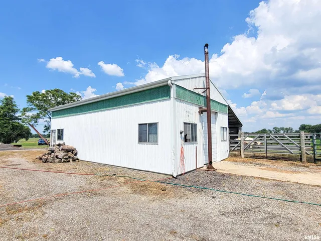 $349,900 | 232 Palm Lane, Louisville, IL 62858