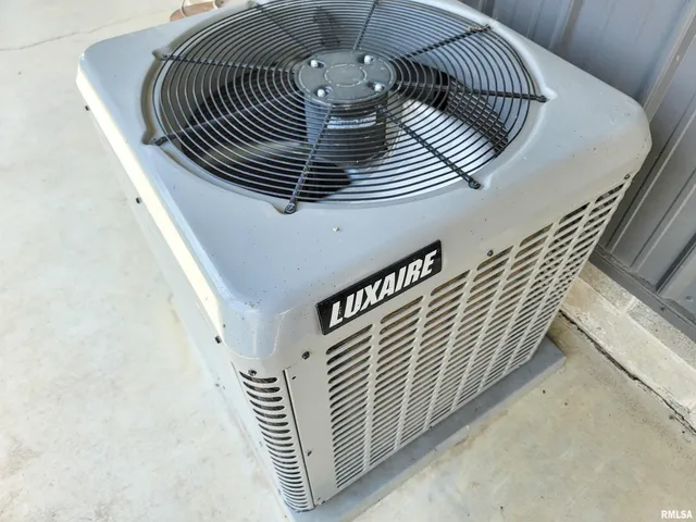 $349,900 | 232 Palm Lane, Louisville, IL 62858