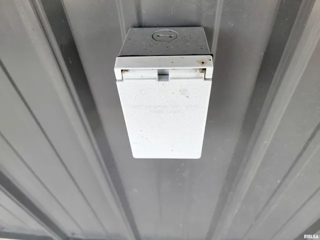 $349,900 | 232 Palm Lane, Louisville, IL 62858