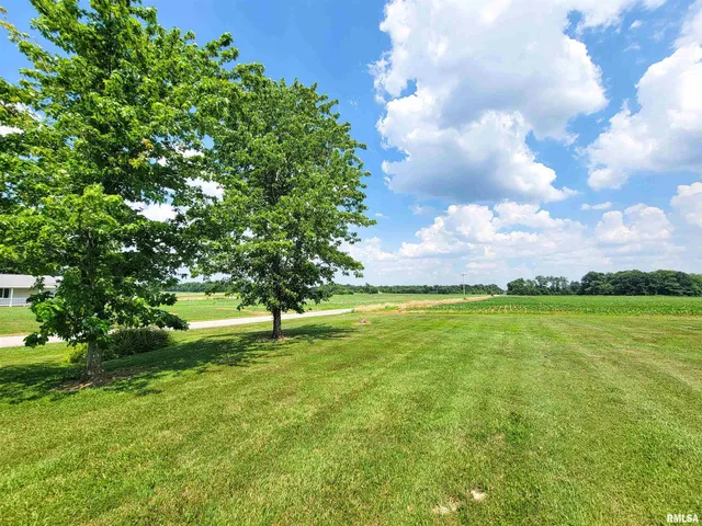 $349,900 | 232 Palm Lane, Louisville, IL 62858