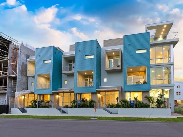 $2,208,000 | 1343 4th Street, Unit 201, Sarasota, FL 34236