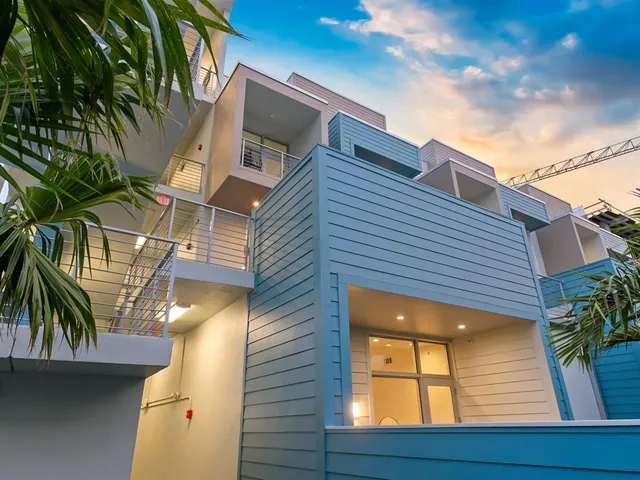 $2,208,000 | 1343 4th Street, Unit 201, Sarasota, FL 34236