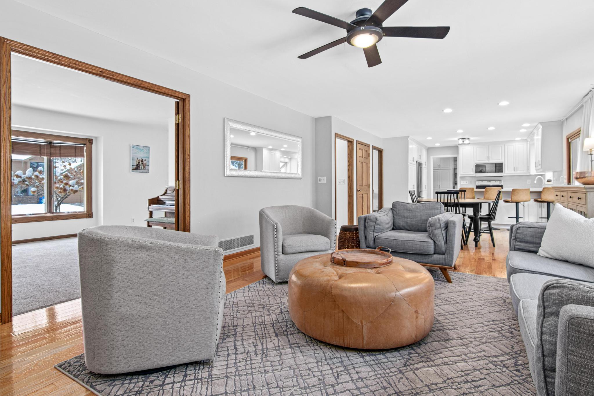 5816 Oxford Street North Shoreview, MN 55126 - Photo 4 of 39