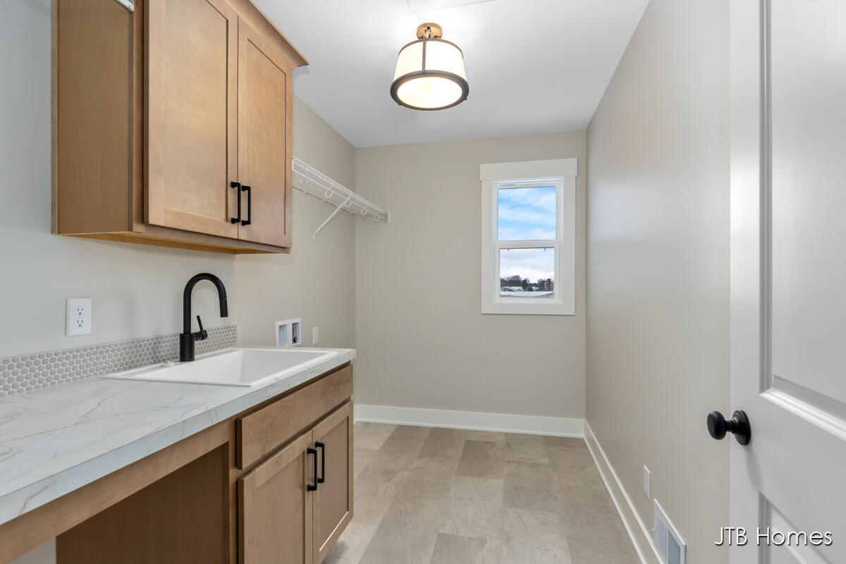 10487 Poppy Lane Allendale, MI 49401 - Photo 31 of 38 124 HW_Bay Harbor_1022