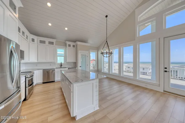 $2,100,000 | 90 West First Street, Ocean Isle Beach, NC 28469