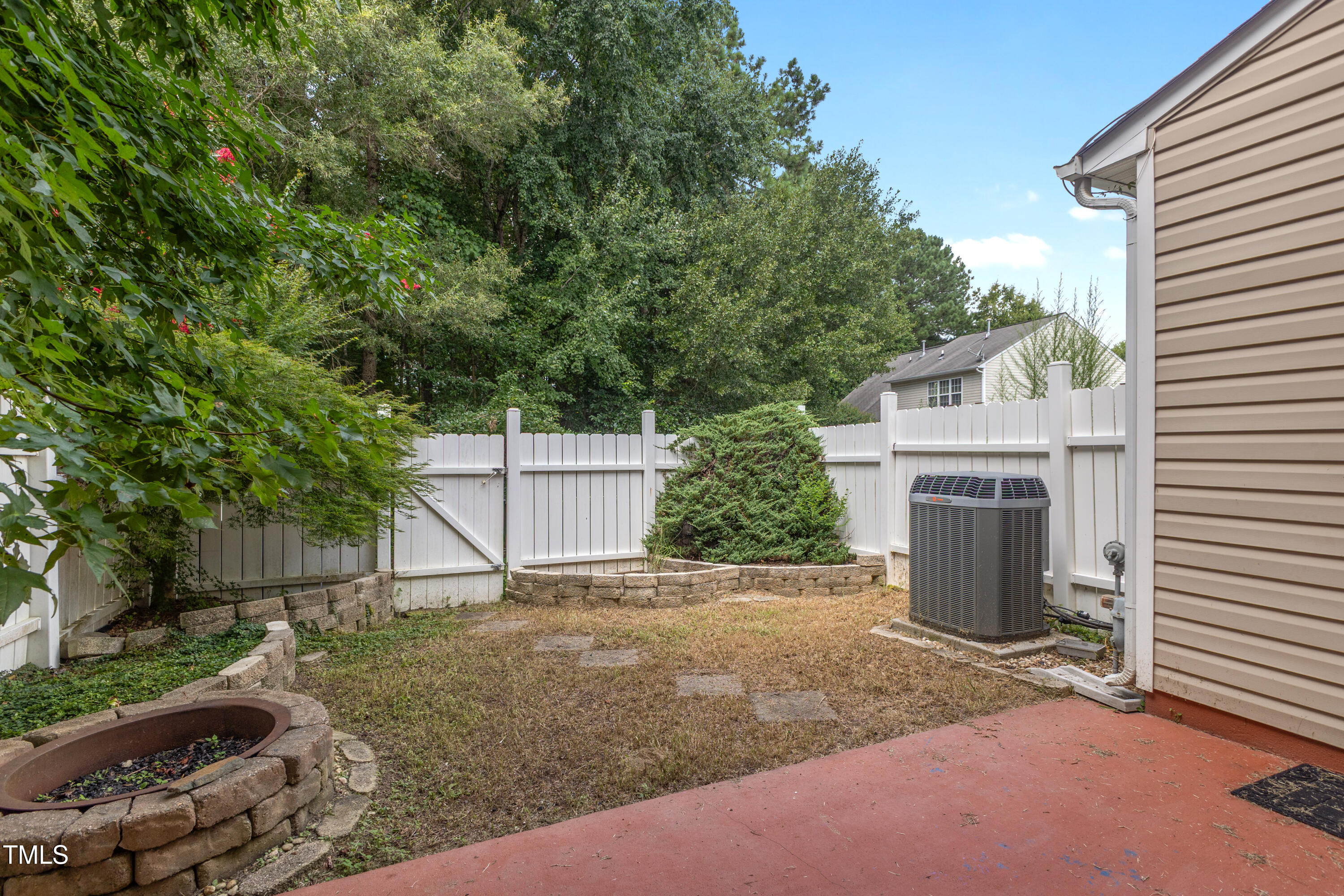 8315 Tierra Del Sol Way Raleigh, NC 27616 - Photo 11 of 29 CY1A8489