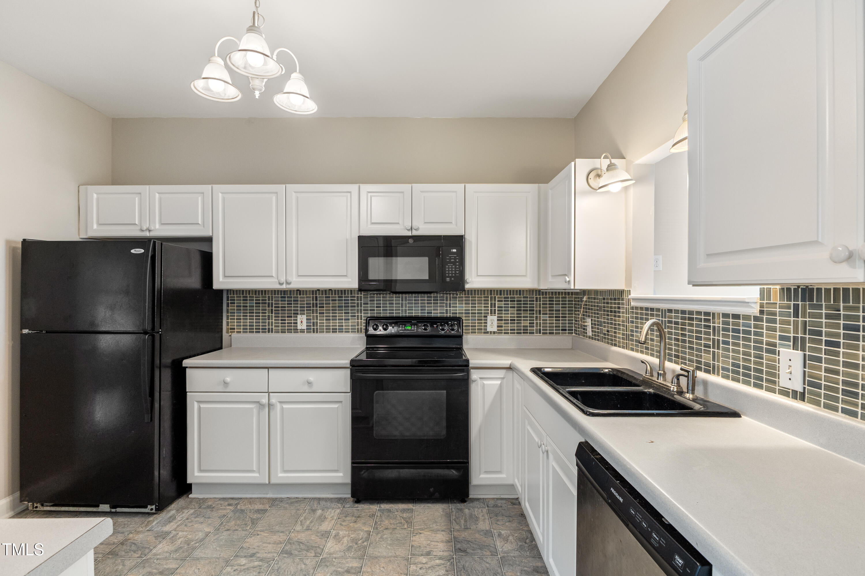 8315 Tierra Del Sol Way Raleigh, NC 27616 - Photo 6 of 29 CY1A8423