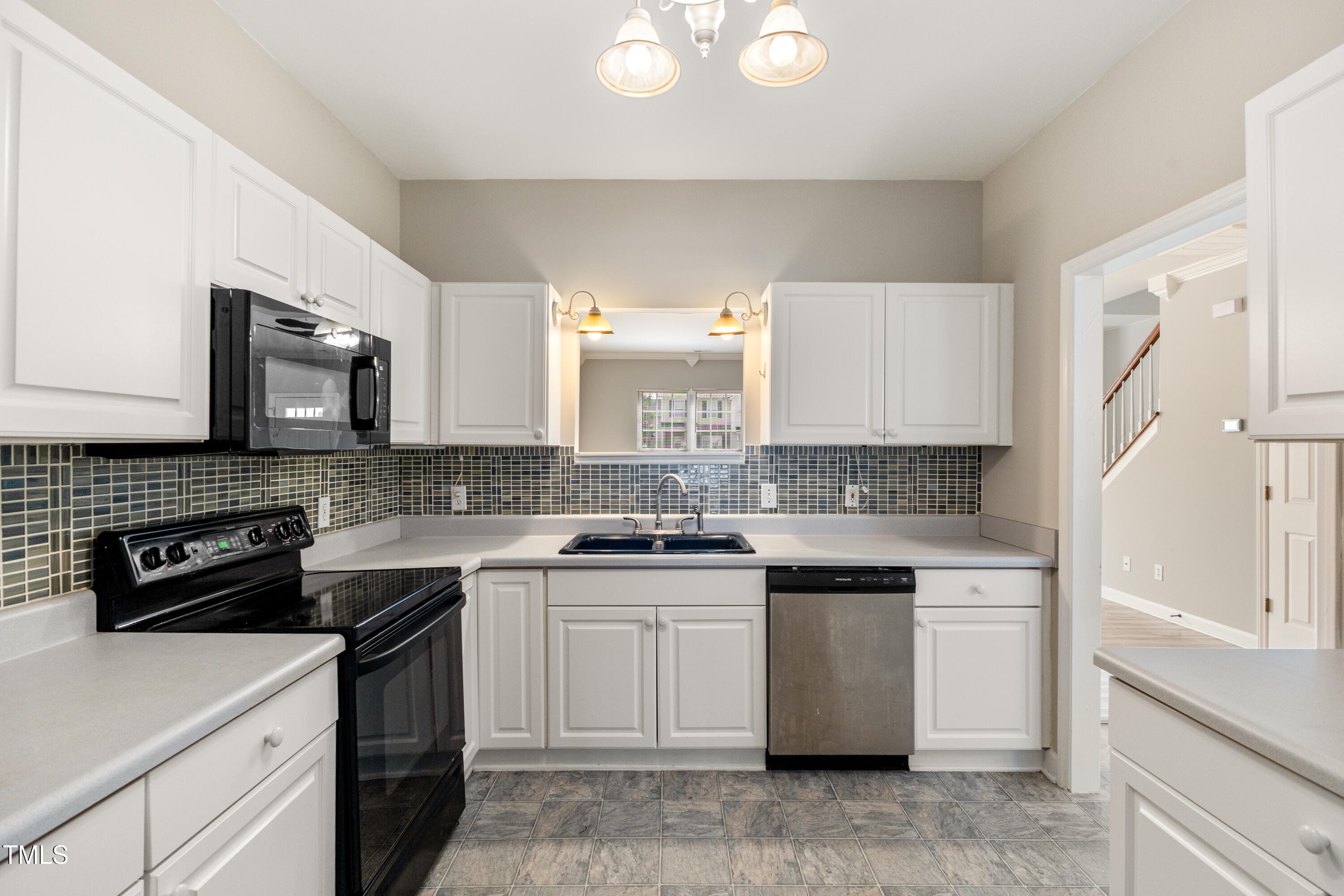 8315 Tierra Del Sol Way Raleigh, NC 27616 - Photo 7 of 29 CY1A8412