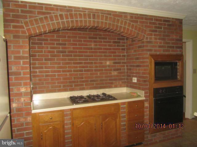 6814 Mallow Court Springfield, VA 22152 - Photo 11 of 22 Kitchen