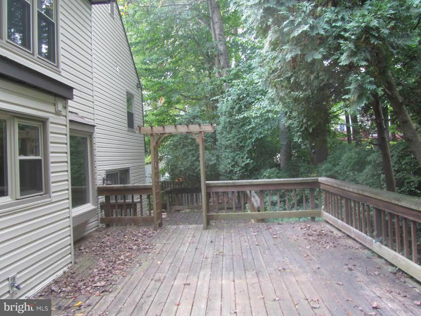 6814 Mallow Court Springfield, VA 22152 - Photo 3 of 22 Exterior (Rear)
