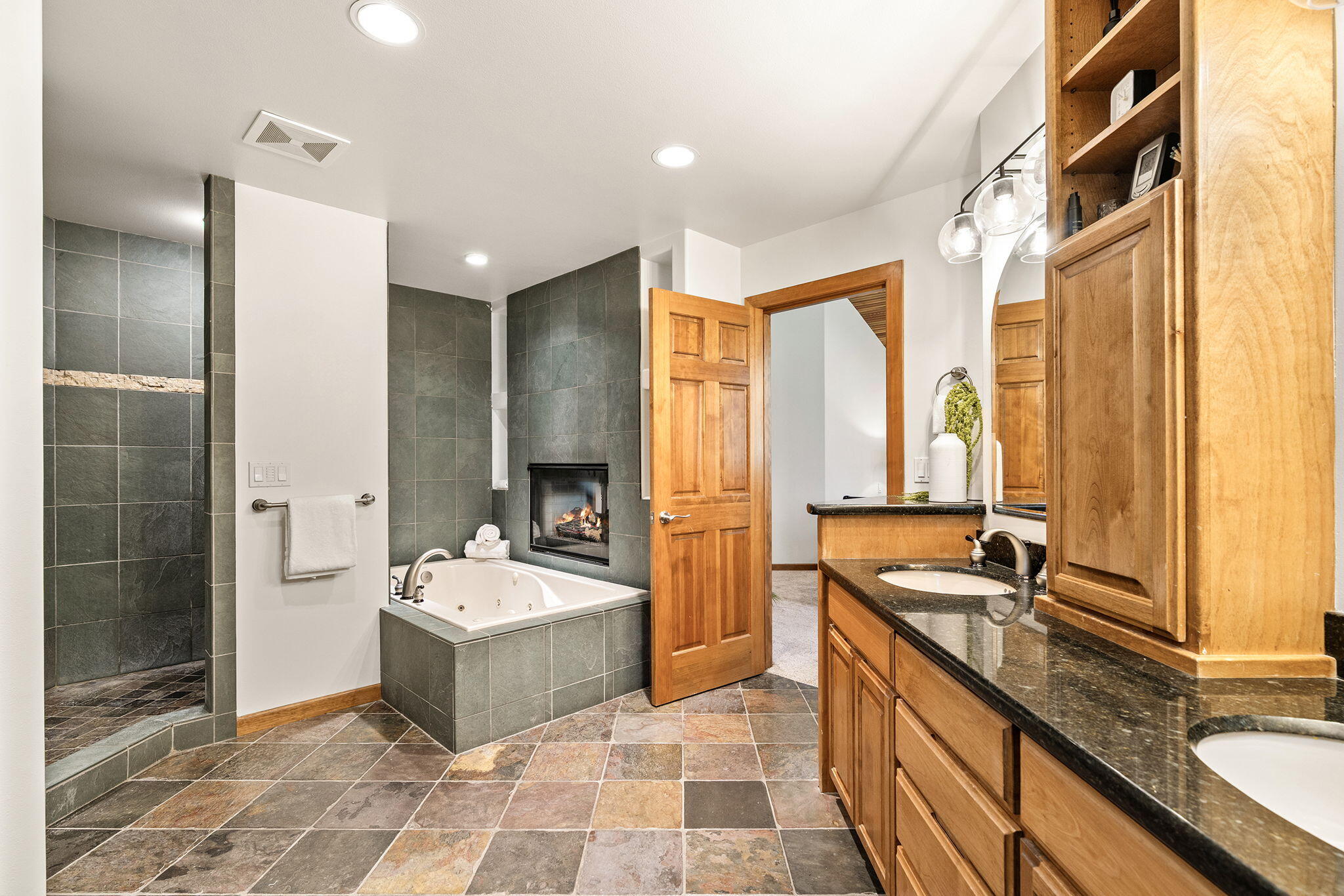 60766 Golf Village Loop Bend, OR 97702 - Photo 27 of 63 34-web-or-mls-_DSC1325