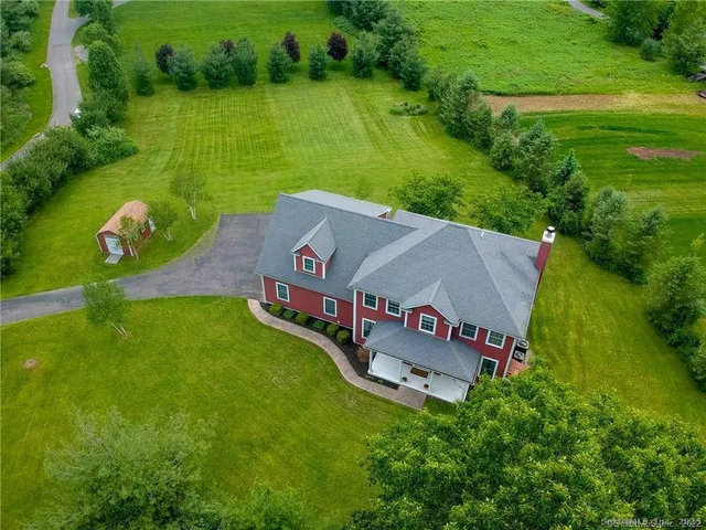 $749,900 | 432 Quassapaug Road, Woodbury, CT 06798