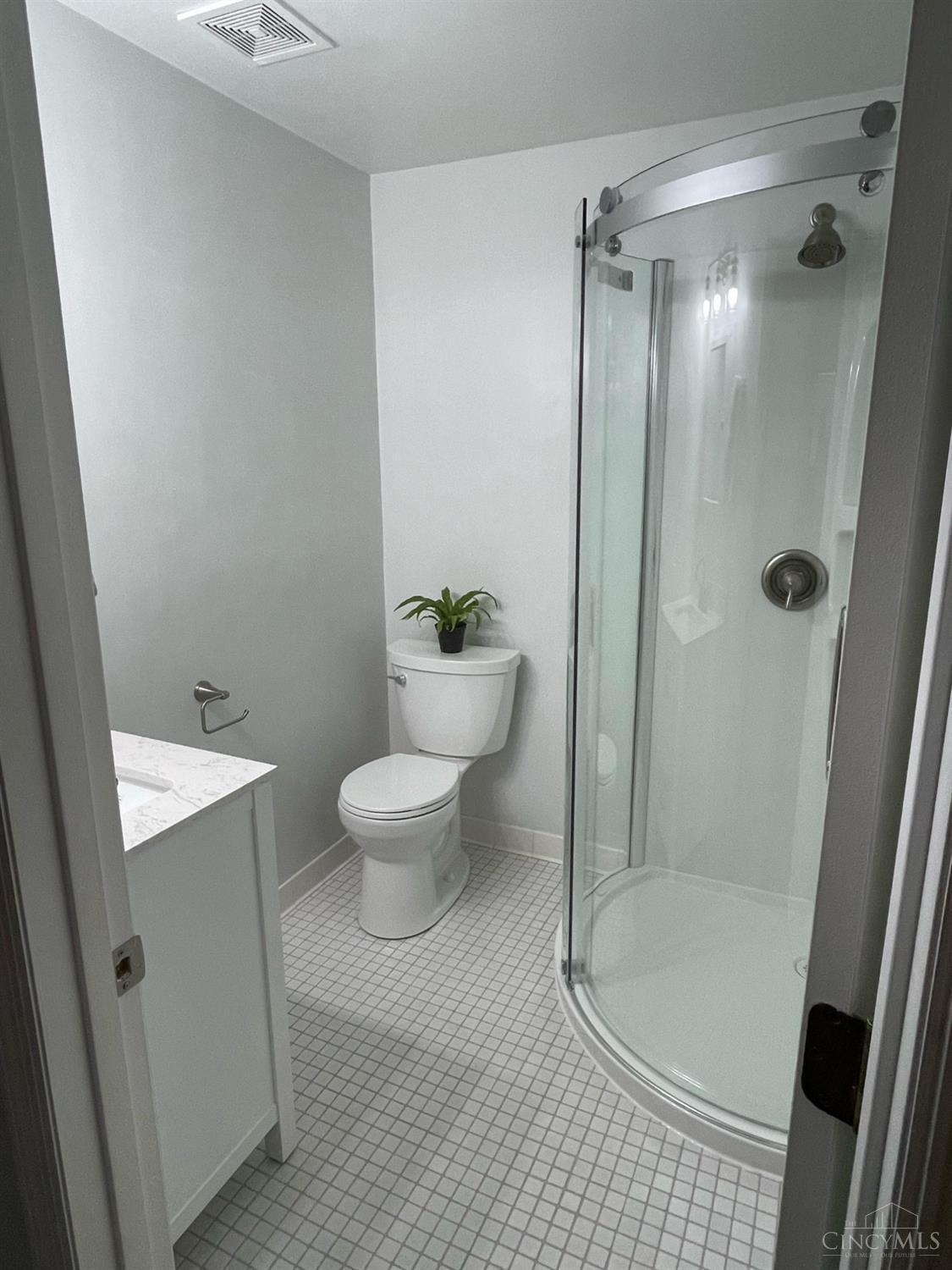 5348 Werk Road, Unit E5 Cincinnati, OH 45248 - Photo 21 of 25 Gallery Image 21