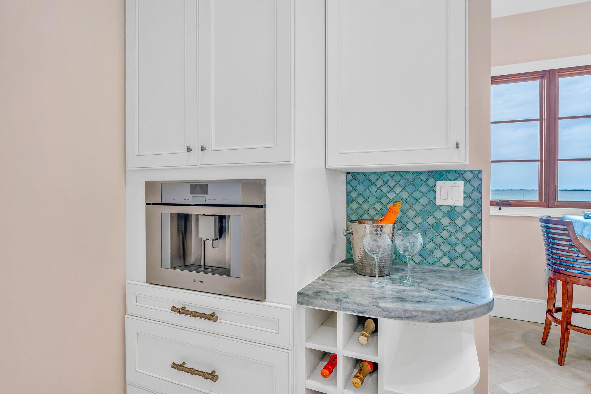 205 15th Circle Key Colony Beach, FL 33051 - Photo 24 of 101 Bar