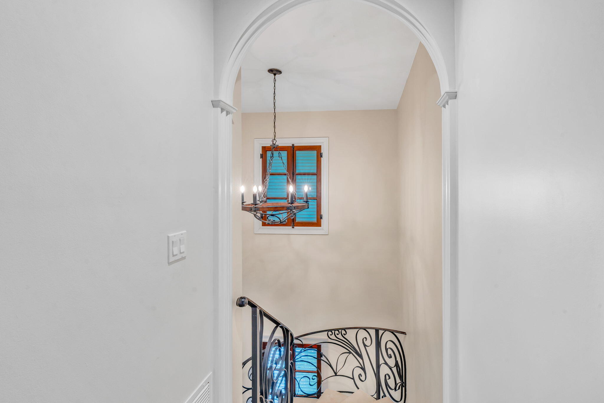 205 15th Circle Key Colony Beach, FL 33051 - Photo 25 of 101 Stairwell