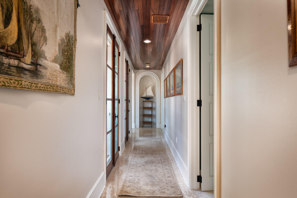 205 15th Circle Key Colony Beach, FL 33051 - Photo 50 of 101 Guest Wing Hallway