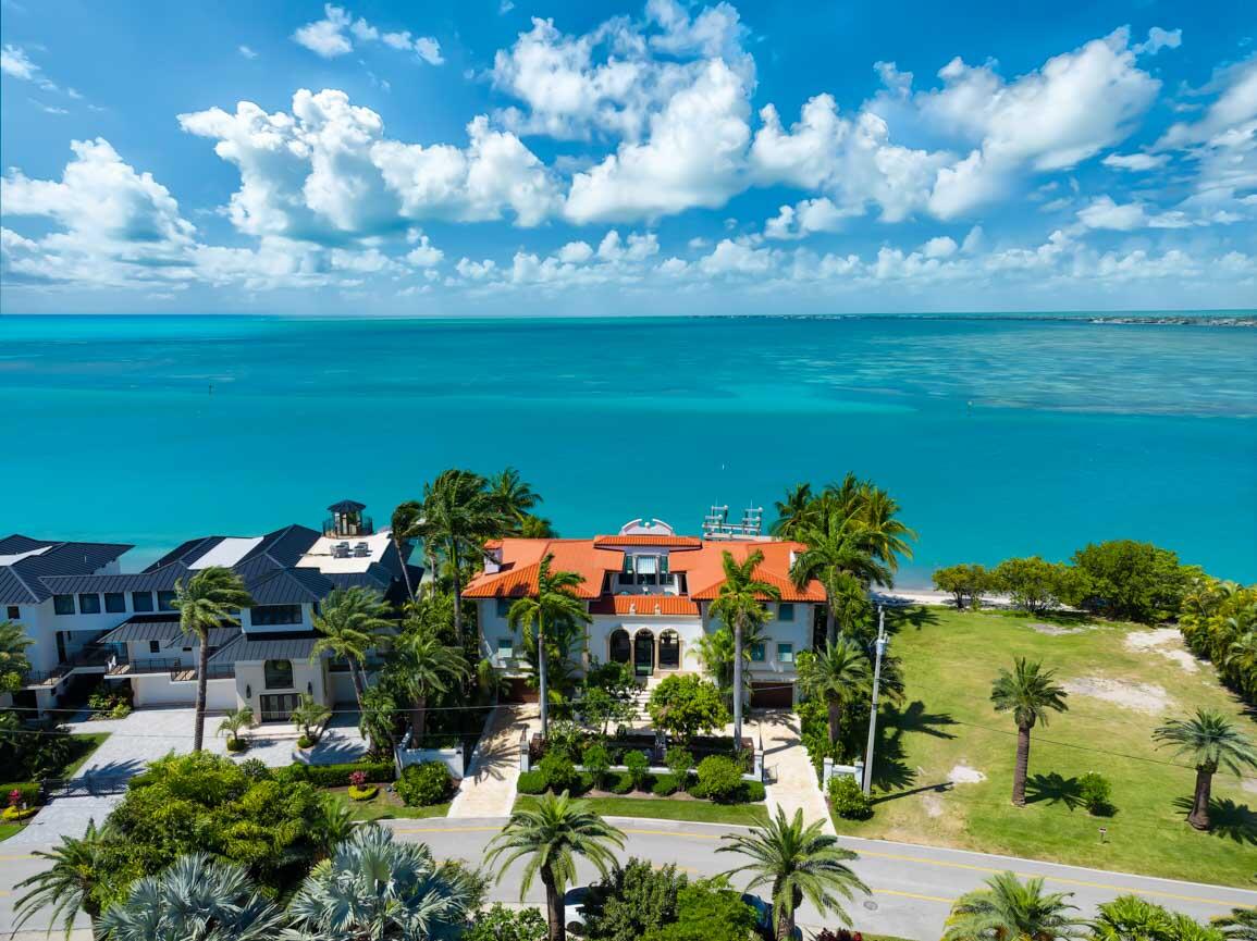 205 15th Circle Key Colony Beach, FL 33051 - Photo 5 of 101 Front of House