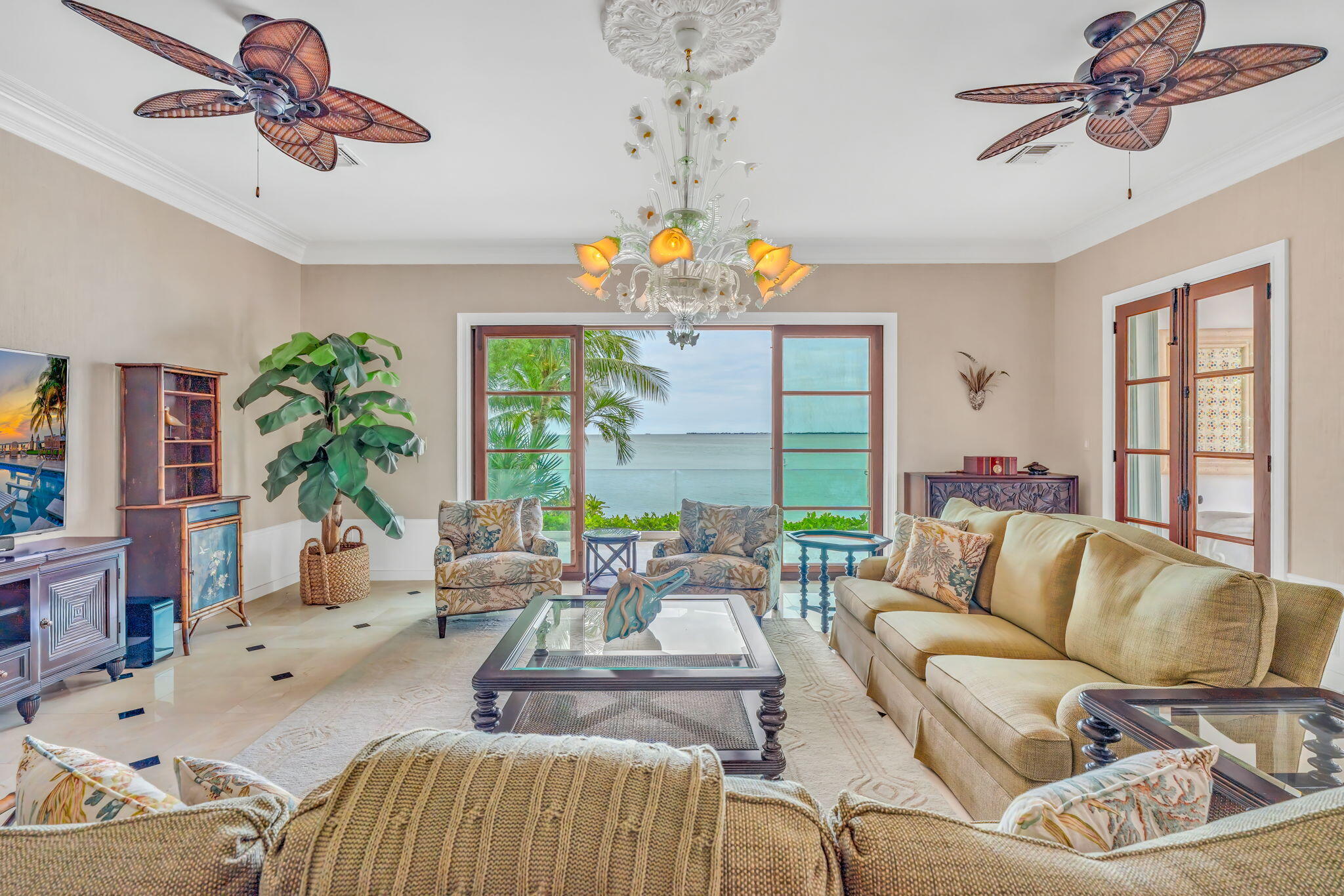 205 15th Circle Key Colony Beach, FL 33051 - Photo 7 of 101 Living Room