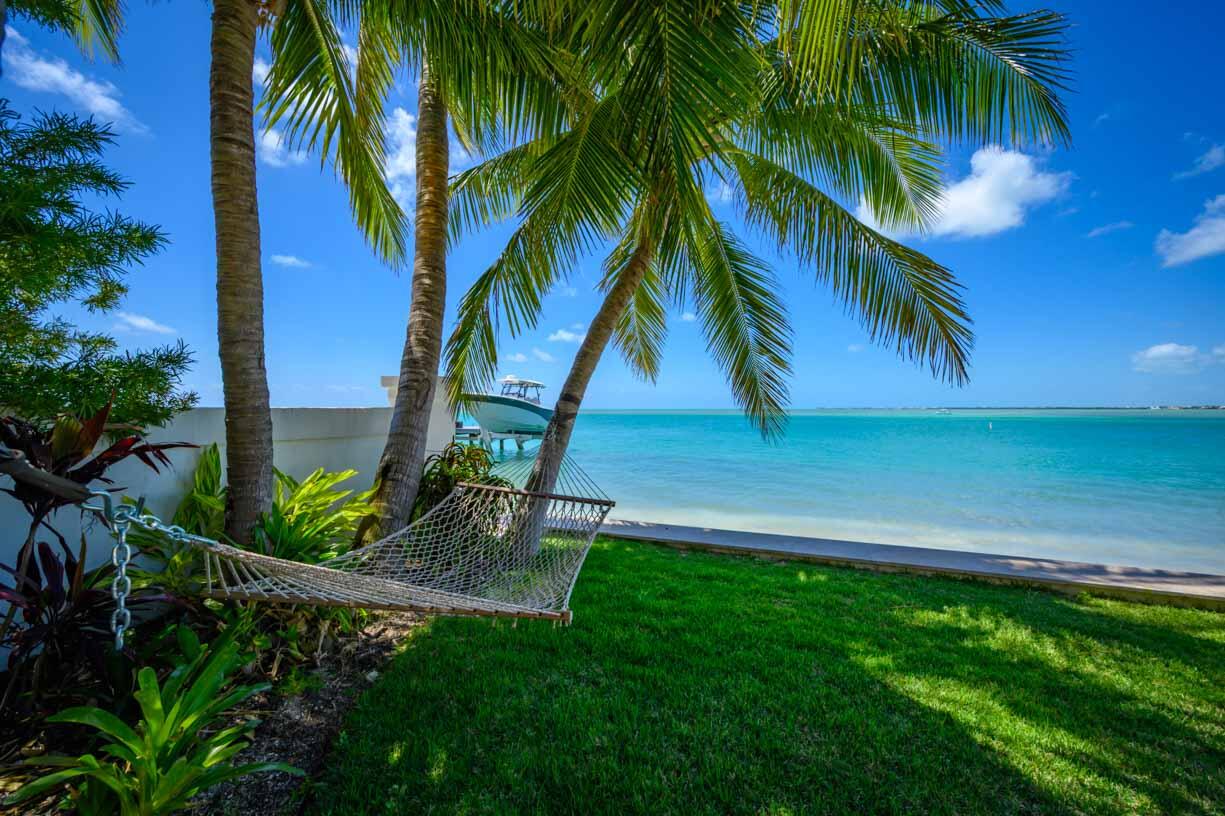205 15th Circle Key Colony Beach, FL 33051 - Photo 75 of 101 a view of a backyard