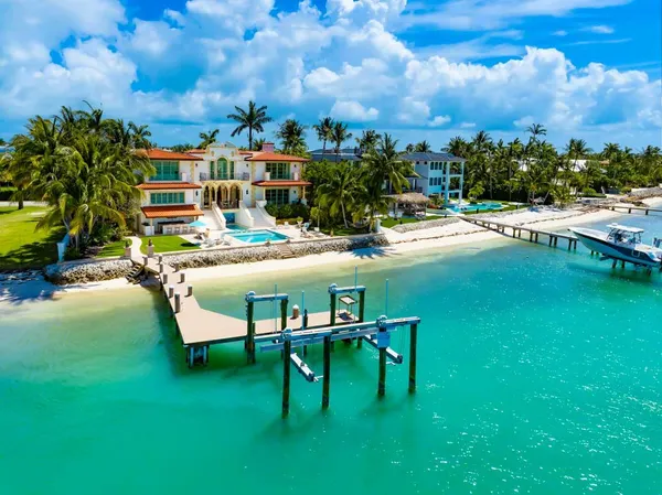 $7,999,000 | 205 15th Circle, Key Colony Beach, FL 33051