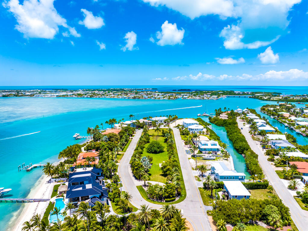 205 15th Circle Key Colony Beach, FL 33051 - Photo 97 of 101 a view of a city