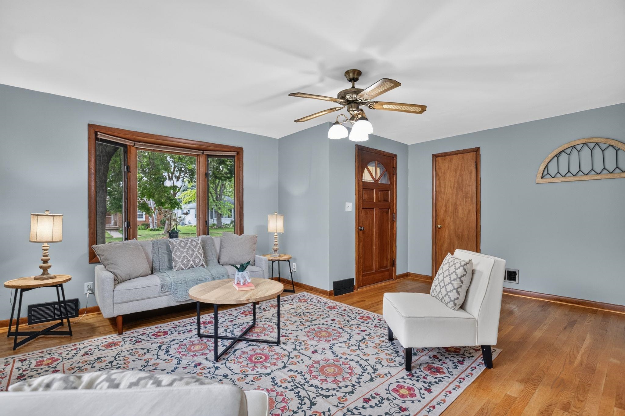 926 East Byrd Street Appleton, WI 54911 - Photo 2 of 34