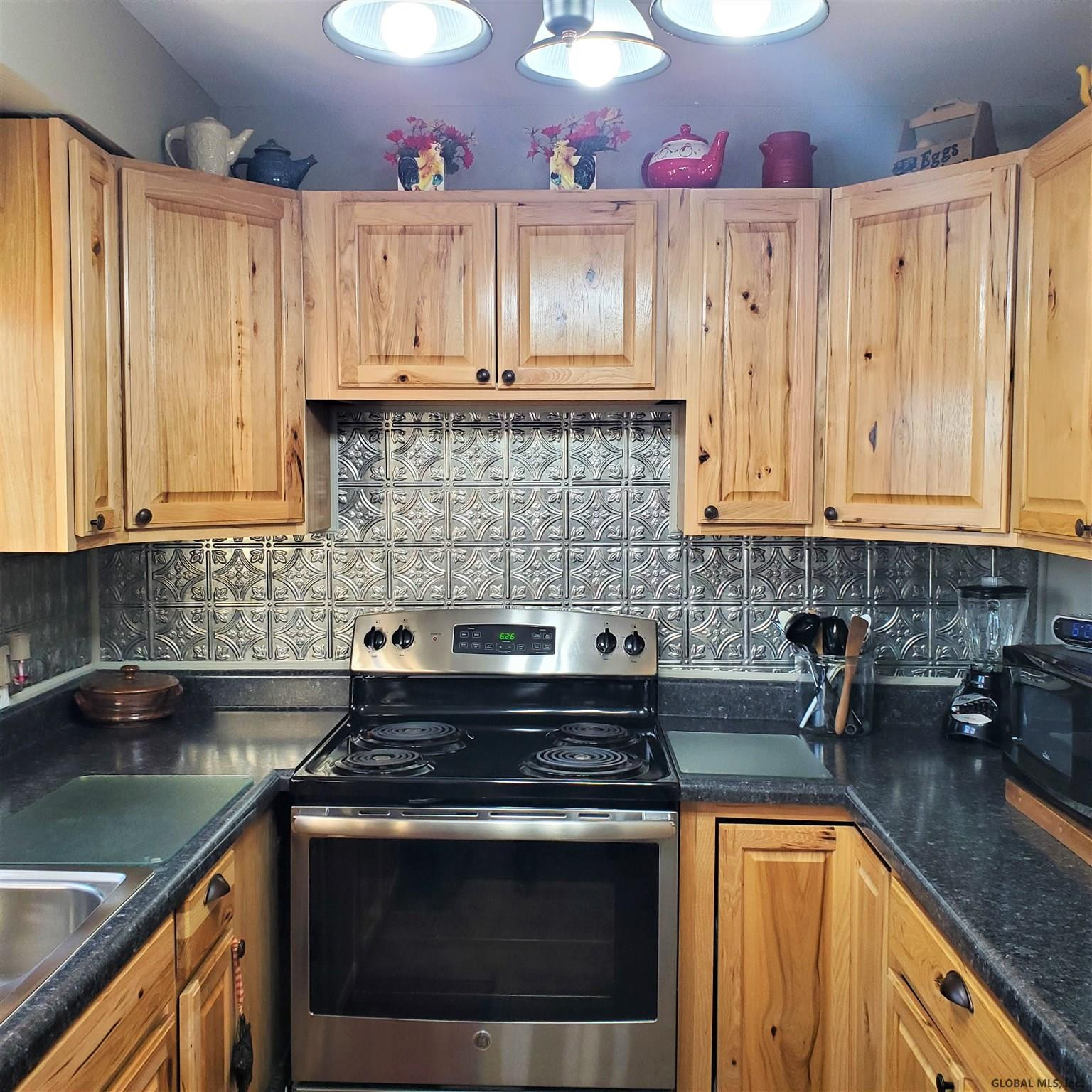 846 Curry Road Rotterdam, NY 12306 - Photo 9 of 34 Photo 9