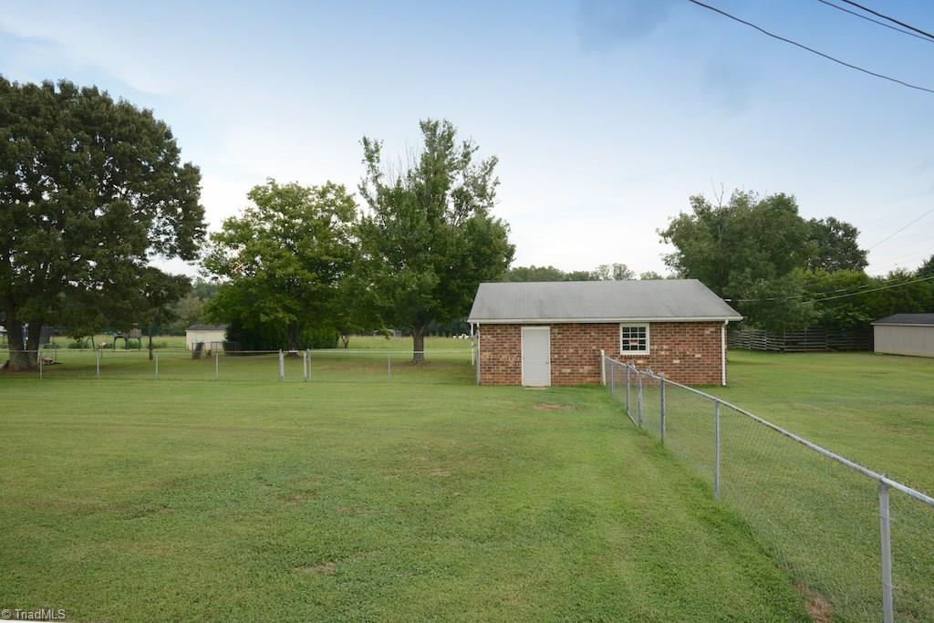 611 Lakedale Road Colfax, NC 27235 - Photo 4 of 27 Gallery Image 4