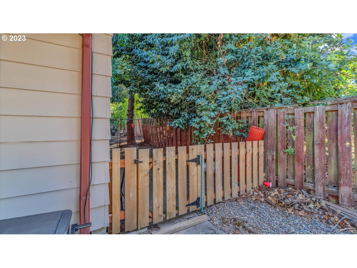 15449 Southeast Johnson Road Portland, OR 97267 - Photo 32 of 34 Gallery Image 32