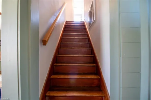 $319,900 | 110 East Main Street, Jonesville, NC 28642