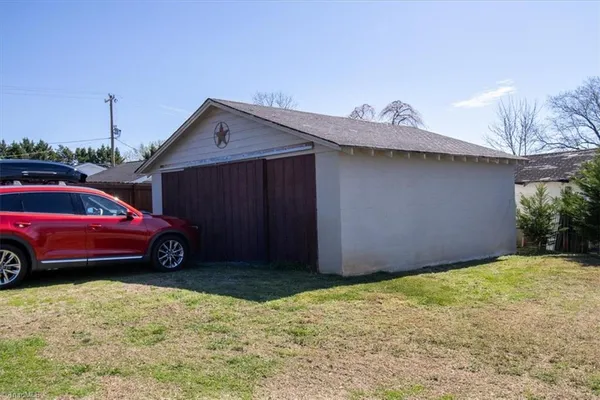 $319,900 | 110 East Main Street, Jonesville, NC 28642