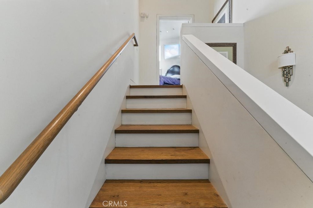 2501 Barrymore Drive Malibu, CA 90265 - Photo 30 of 54 a view of entryway