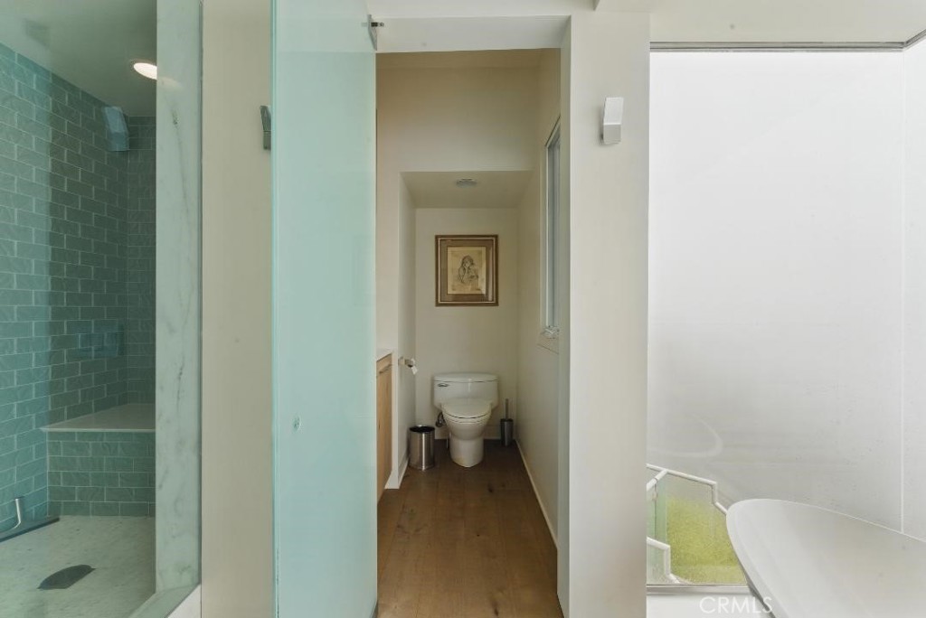 2501 Barrymore Drive Malibu, CA 90265 - Photo 36 of 54 a bathroom with a toilet