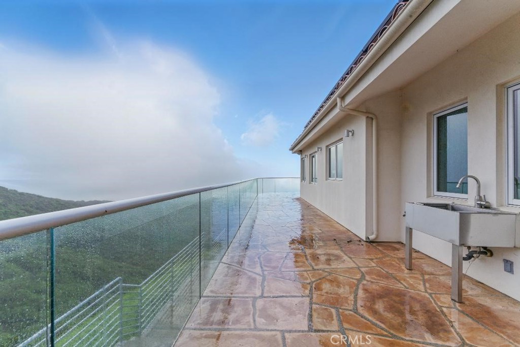 2501 Barrymore Drive Malibu, CA 90265 - Photo 51 of 54 a view of entryway and hall