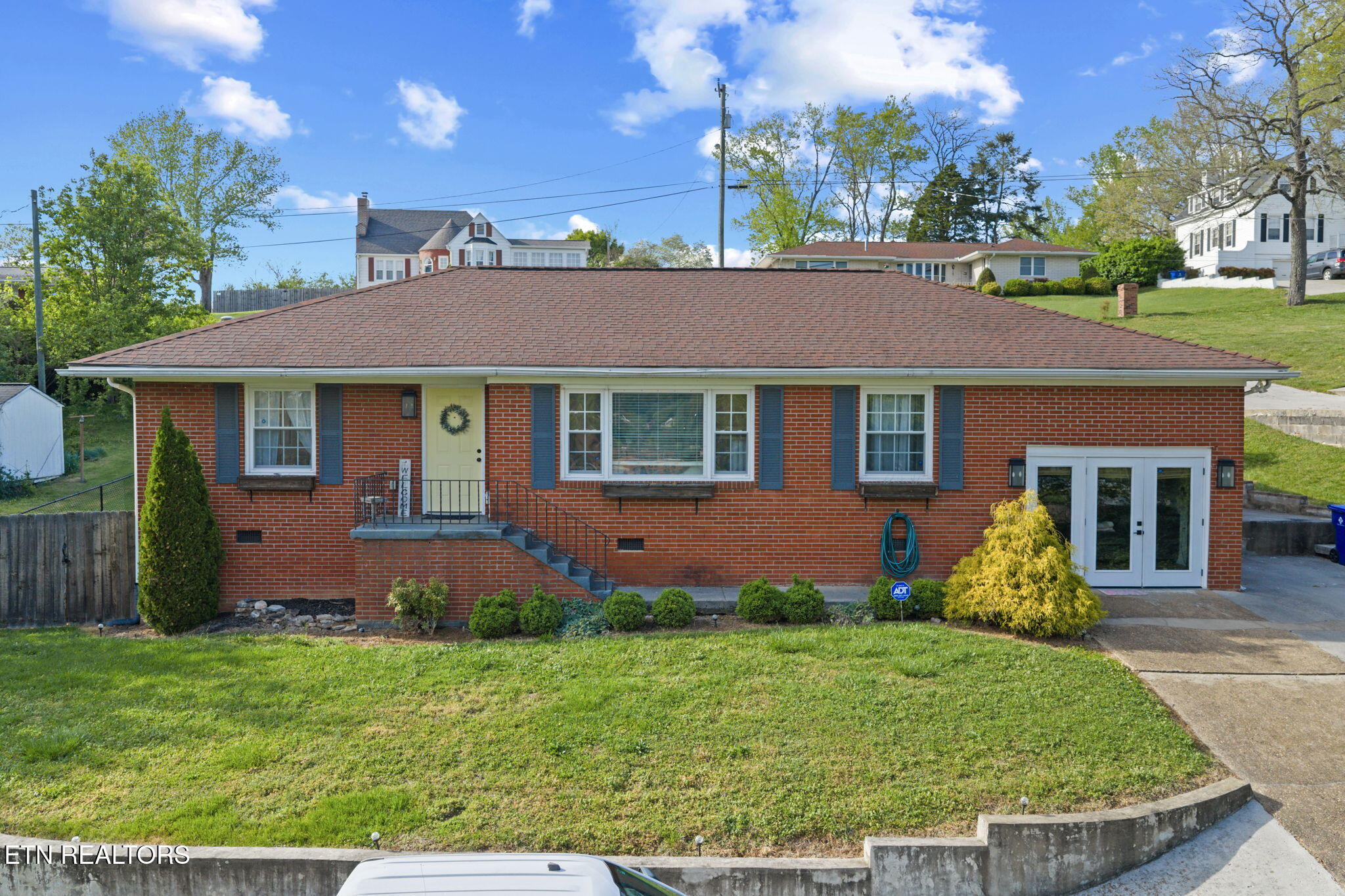 11-web-or-mls-318 Hickory St-145