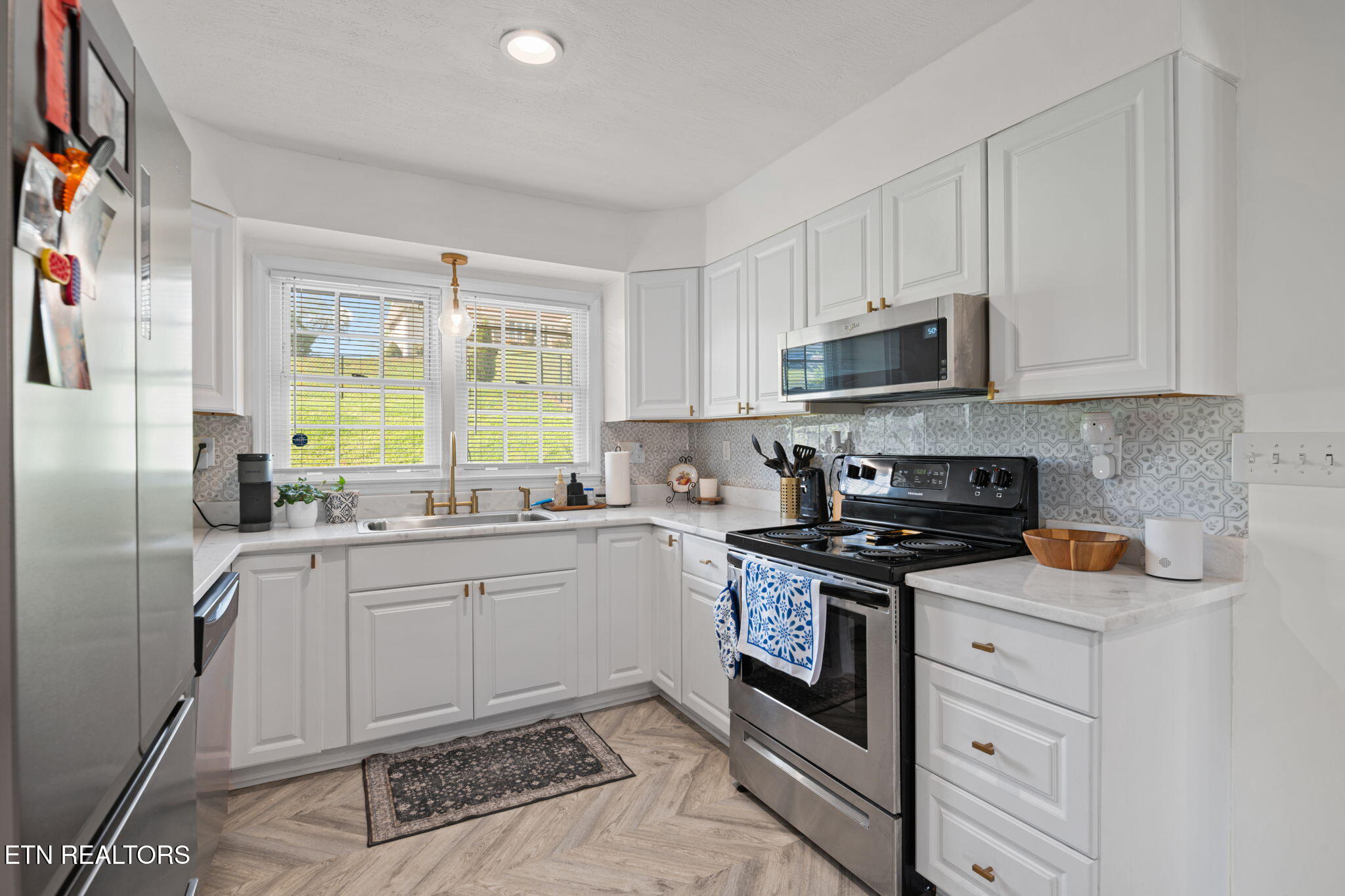 318 Hickory Street Clinton, TN 37716 - Photo 11 of 32 25-web-or-mls-318 Hickory St-40