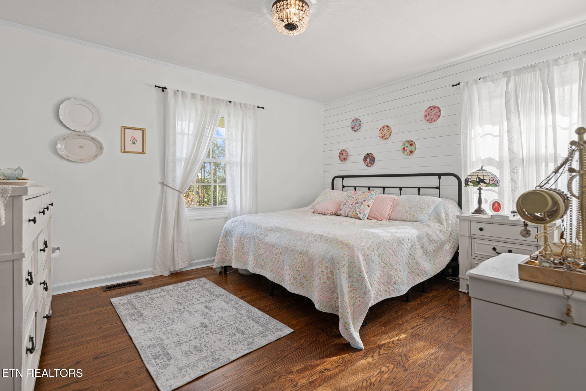 318 Hickory Street Clinton, TN 37716 - Photo 13 of 32 36-web-or-mls-318 Hickory St-90