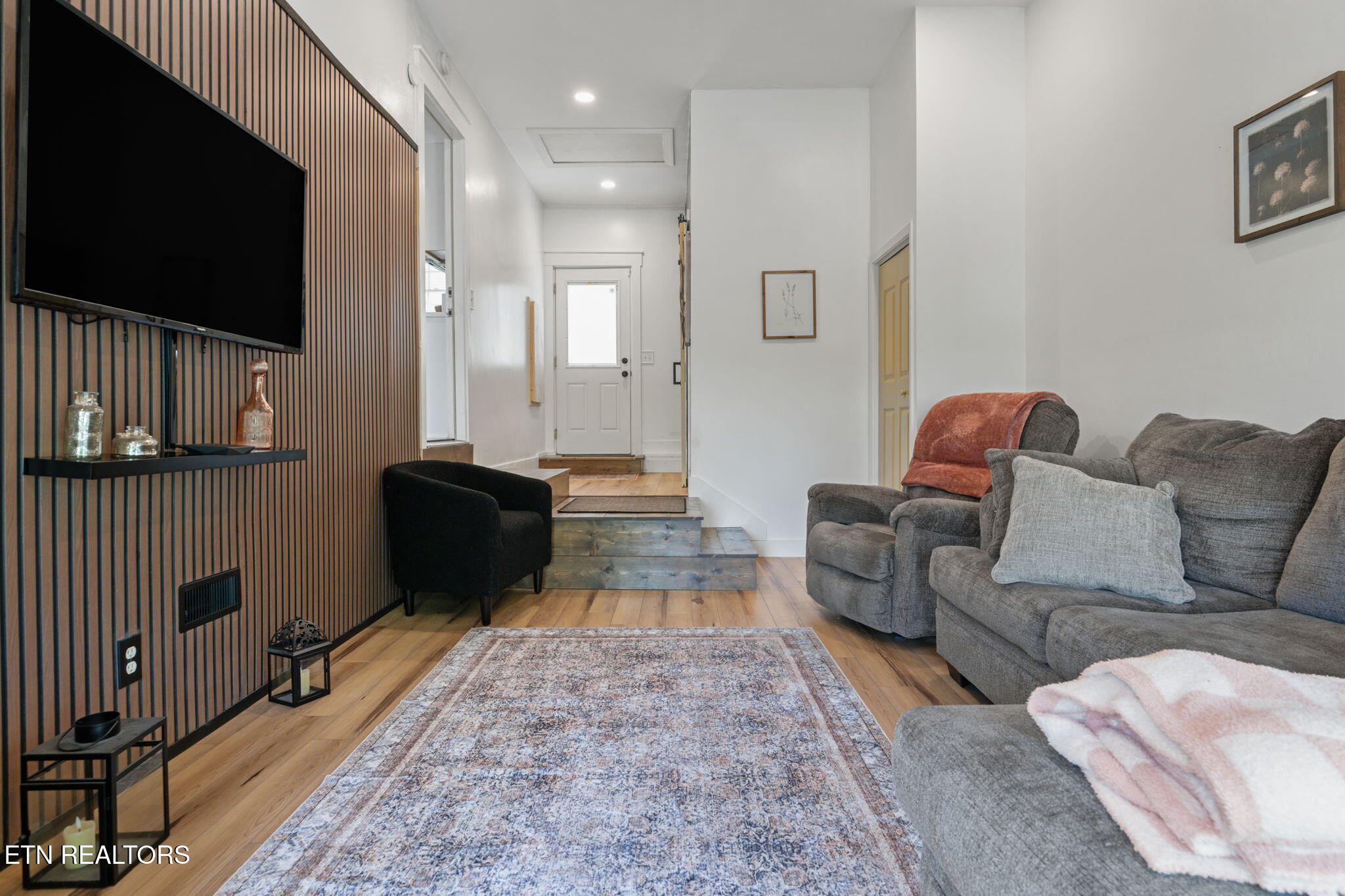 318 Hickory Street Clinton, TN 37716 - Photo 21 of 32 38-web-or-mls-318 Hickory St